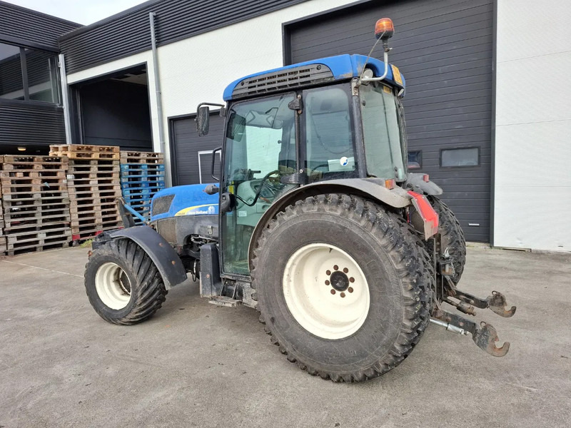 New Holland T 4040 F T4040F - Traktor: slika 1 New Holland T 4040 F T4040F - Traktor: slika 1
