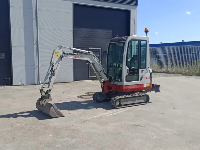 Takeuchi TB016 - Mini bager: slika 2 Takeuchi TB016 - Mini bager: slika 2