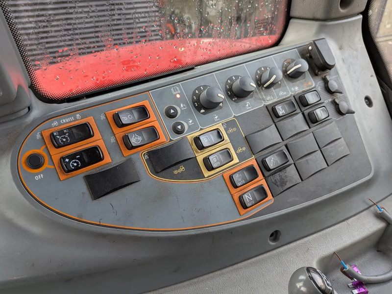 Traktor Valtra N142 N142: slika 19