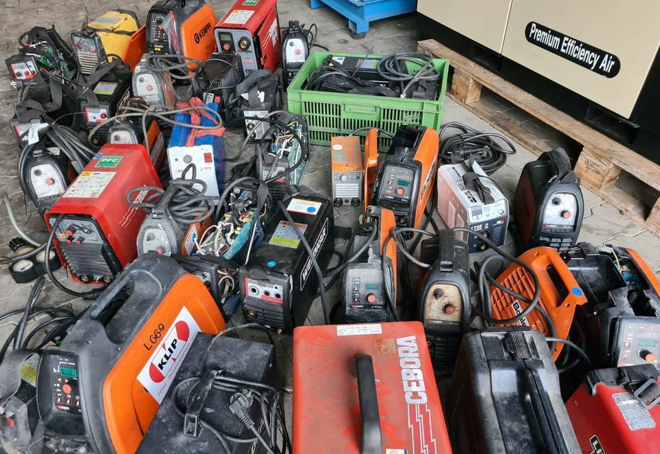 Spawarki invertorowe, używane, uszkodzone - Oprema za varenje: slika 1 Spawarki invertorowe, używane, uszkodzone - Oprema za varenje: slika 1