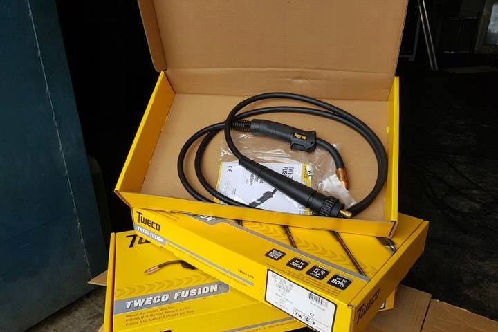 UCHWYT SPAWALNICZY MIGOMAT TWECO 3M 180A NOWY!!! - Oprema za varenje: slika 2 UCHWYT SPAWALNICZY MIGOMAT TWECO 3M 180A NOWY!!! - Oprema za varenje: slika 2