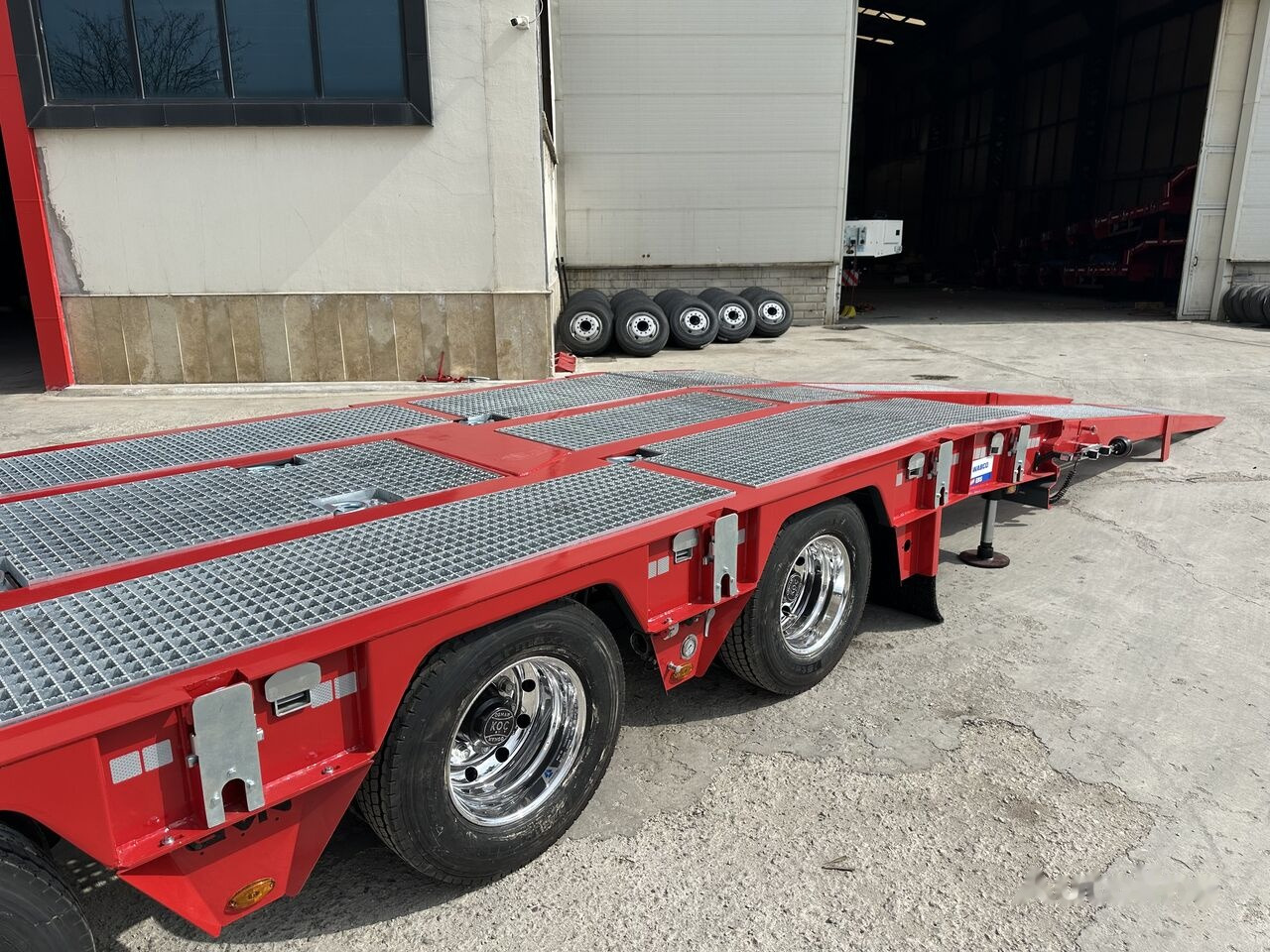 GVN Trailer 3 AXLE TRAMEX PLATFORM LOWBED - Niska prikolica za prevoz: slika 4 GVN Trailer 3 AXLE TRAMEX PLATFORM LOWBED - Niska prikolica za prevoz: slika 4