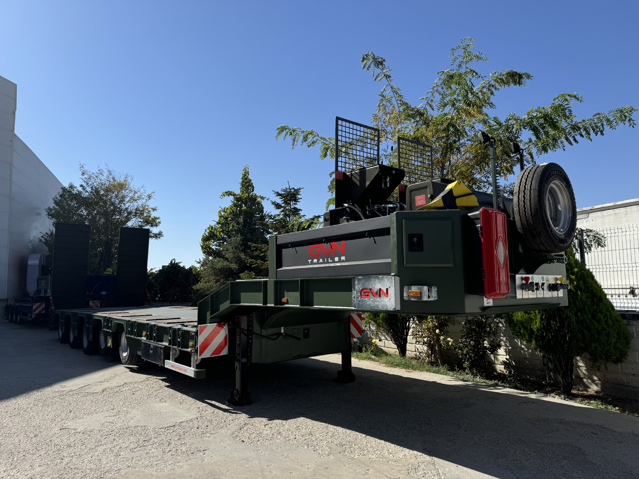 GVN Trailer 5 AXLE LOWBED - Niska poluprikolica za prevoz: slika 4 GVN Trailer 5 AXLE LOWBED - Niska poluprikolica za prevoz: slika 4