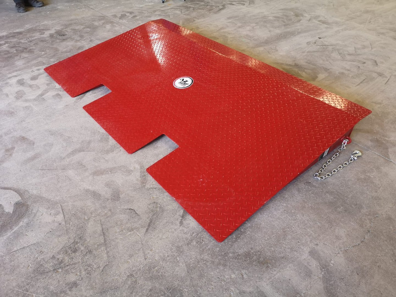 Compact Container access ramp . AZ RAMP - HCRN-06. 6 000 Kg - Utovarna rampa: slika 2 Compact Container access ramp . AZ RAMP - HCRN-06. 6 000 Kg - Utovarna rampa: slika 2