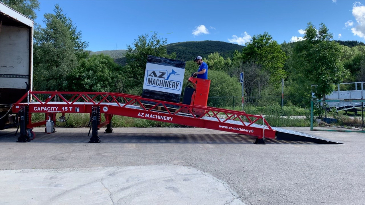 Loading Ramp with with electric tilting bridge - AZ RAMP - STAR- 10T-ZR-E. 10 ton capacity - Utovarna rampa: slika 4 Loading Ramp with with electric tilting bridge - AZ RAMP - STAR- 10T-ZR-E. 10 ton capacity - Utovarna rampa: slika 4