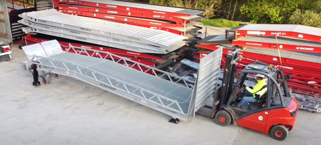 Loading Ramp with with hydraulic tilting bridge - AZ RAMP - STAR- 12T FULL GALVA - Utovarna rampa: slika 3 Loading Ramp with with hydraulic tilting bridge - AZ RAMP - STAR- 12T FULL GALVA - Utovarna rampa: slika 3