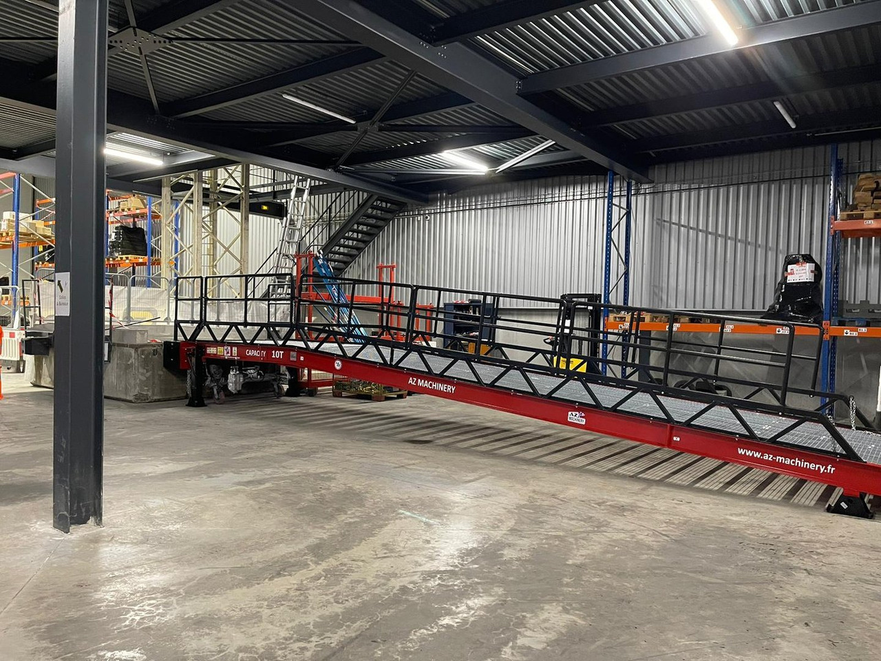 **RENTAL** Loading Ramp with with hydraulic tilting bridge - AZ RAMP - STAR- 8T. 8 ton capacity - Utovarna rampa: slika 2 **RENTAL** Loading Ramp with with hydraulic tilting bridge - AZ RAMP - STAR- 8T. 8 ton capacity - Utovarna rampa: slika 2