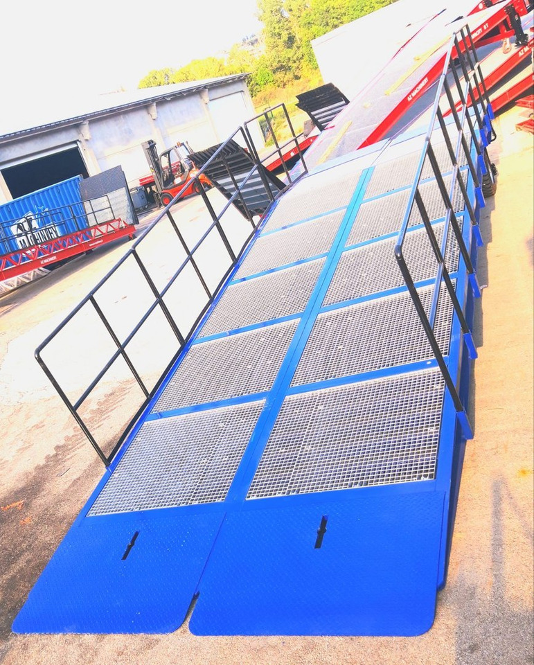 **RENTAL**Wide Mobile dock ramp, uncouplable AZ RAMP BIG FOOT LLO 20 T - Utovarna rampa: slika 3 **RENTAL**Wide Mobile dock ramp, uncouplable AZ RAMP BIG FOOT LLO 20 T - Utovarna rampa: slika 3