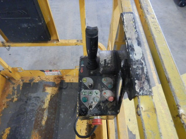 Used Electric scissor Lift Haulotte Compact 10 - Lift u obliku makaza: slika 5 Used Electric scissor Lift Haulotte Compact 10 - Lift u obliku makaza: slika 5