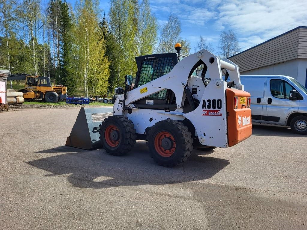 Bobcat A 300 - Mini utovarivač: slika 1 Bobcat A 300 - Mini utovarivač: slika 1
