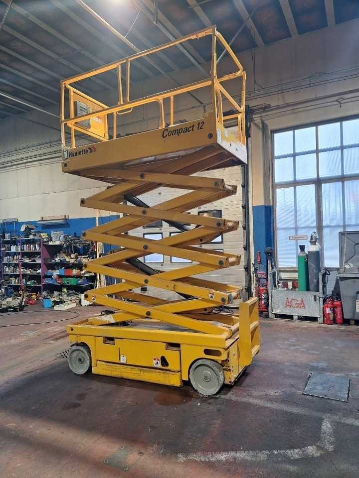 Haulotte Compact 12 - Lift u obliku makaza: slika 2 Haulotte Compact 12 - Lift u obliku makaza: slika 2
