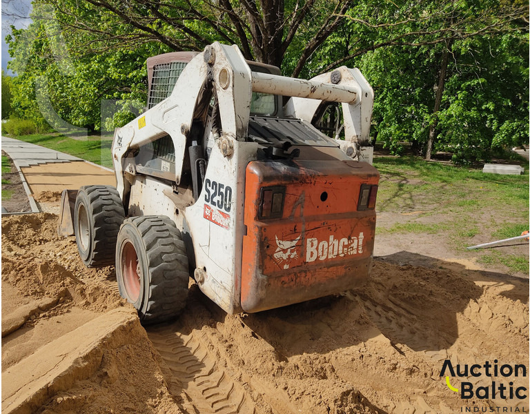 Bobcat S 250 - Mini utovarivač: slika 3 Bobcat S 250 - Mini utovarivač: slika 3