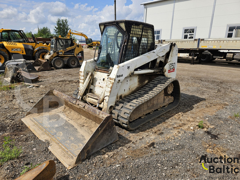 Bobcat T 250 - Utovarivač guseničar: slika 1 Bobcat T 250 - Utovarivač guseničar: slika 1