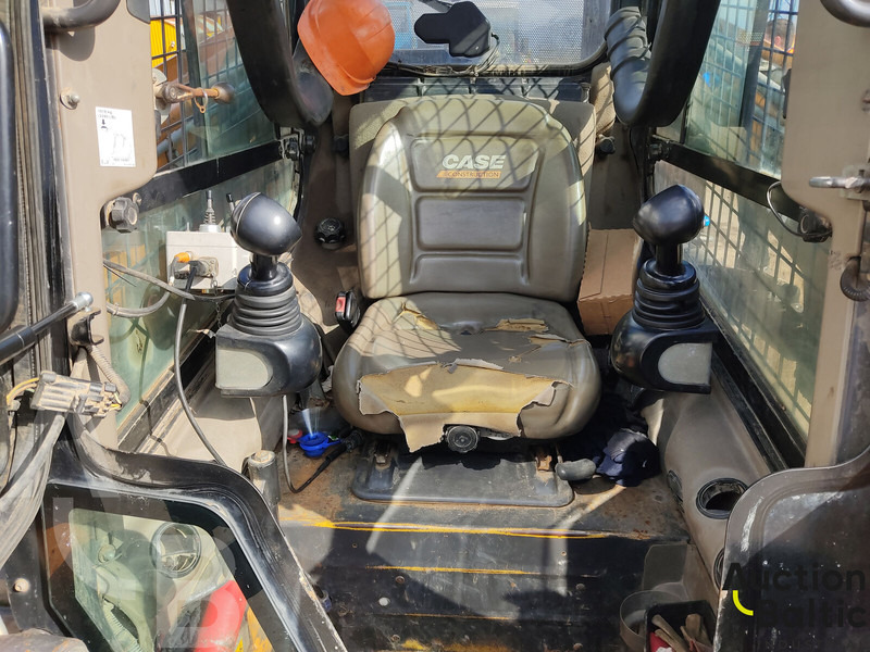 Case TR 320 - Utovarivač guseničar: slika 5 Case TR 320 - Utovarivač guseničar: slika 5