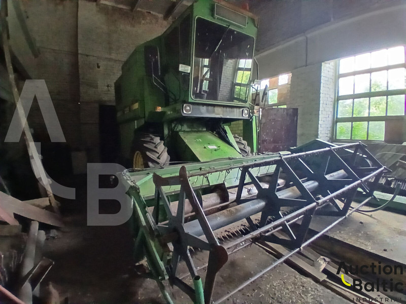 John Deere 1055 - Kombinovani kombajn: slika 2 John Deere 1055 - Kombinovani kombajn: slika 2