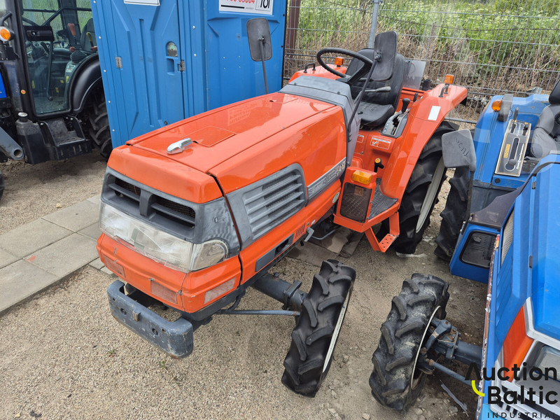 Kubota GL 240 - Traktor: slika 2 Kubota GL 240 - Traktor: slika 2