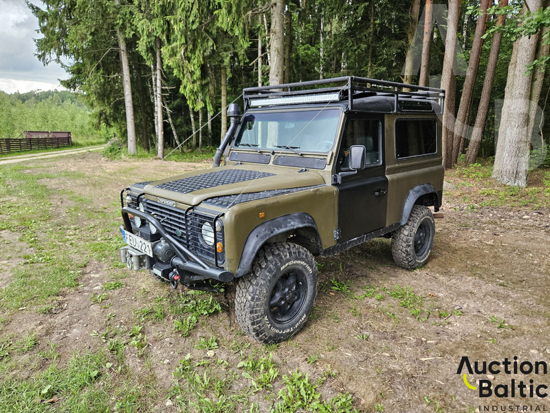Land Rover Defender 90 - SUVSUV: slika 1 Land Rover Defender 90 - SUVSUV: slika 1