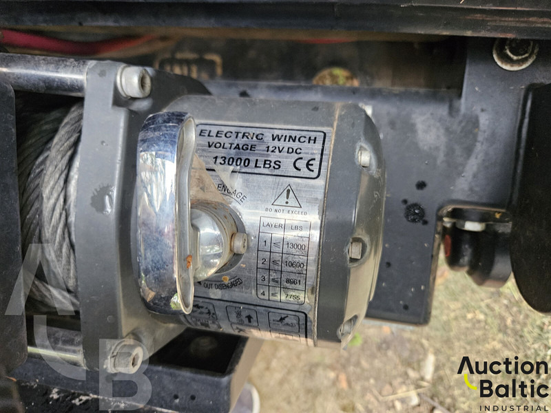 SUVSUV Land Rover Defender 90: slika 20
