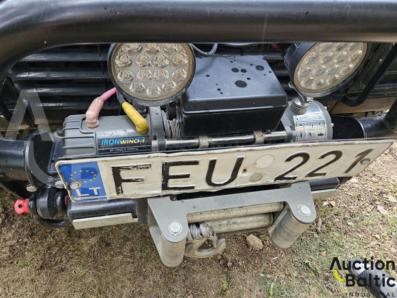 SUVSUV Land Rover Defender 90: slika 15