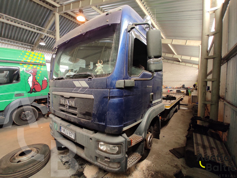 MAN TGL 8.220 4X2 BL - Kamion sa tovarnim sandukom: slika 2 MAN TGL 8.220 4X2 BL - Kamion sa tovarnim sandukom: slika 2
