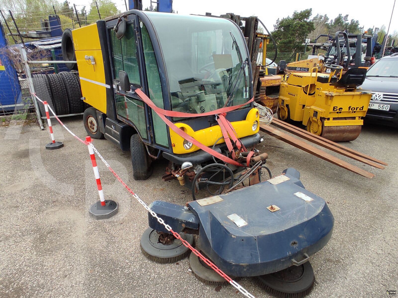 Mathieu Azura - Autočistilica: slika 3 Mathieu Azura - Autočistilica: slika 3