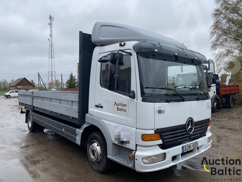 Mercedes-Benz 815 - Kamion sa tovarnim sandukom: slika 2 Mercedes-Benz 815 - Kamion sa tovarnim sandukom: slika 2
