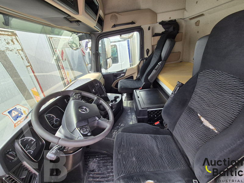 Mercedes-Benz Actros 2551 - Kamion sa zatvorenim sandukom: slika 5 Mercedes-Benz Actros 2551 - Kamion sa zatvorenim sandukom: slika 5