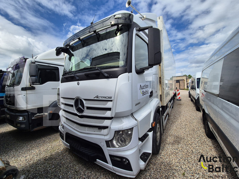 Mercedes-Benz Actros 2551 - Kamion sa zatvorenim sandukom: slika 1 Mercedes-Benz Actros 2551 - Kamion sa zatvorenim sandukom: slika 1