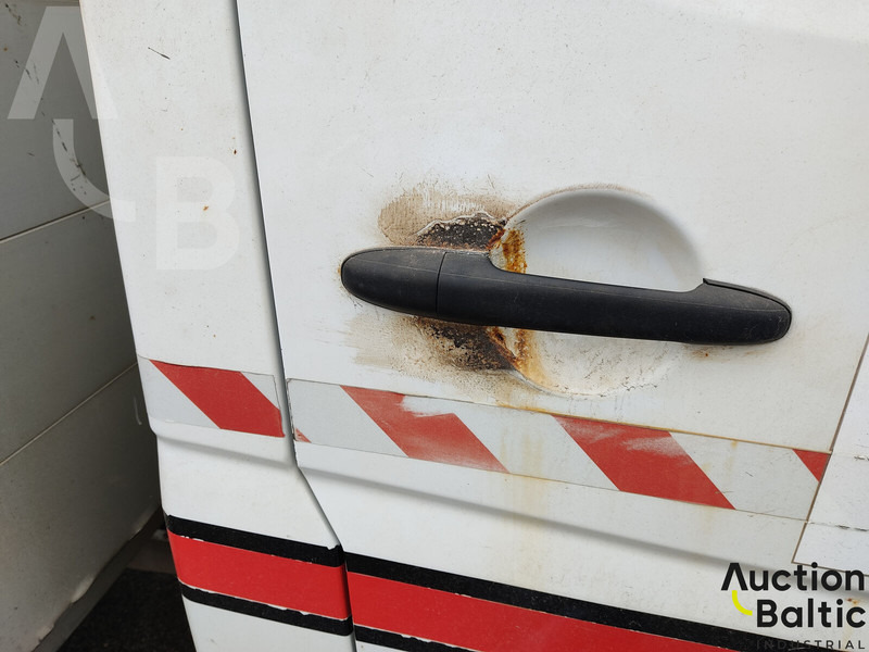Kamion sa tovarnim sandukom, Kamion sa dizalicom Mercedes-Benz Sprinter 515 CDI: slika 18