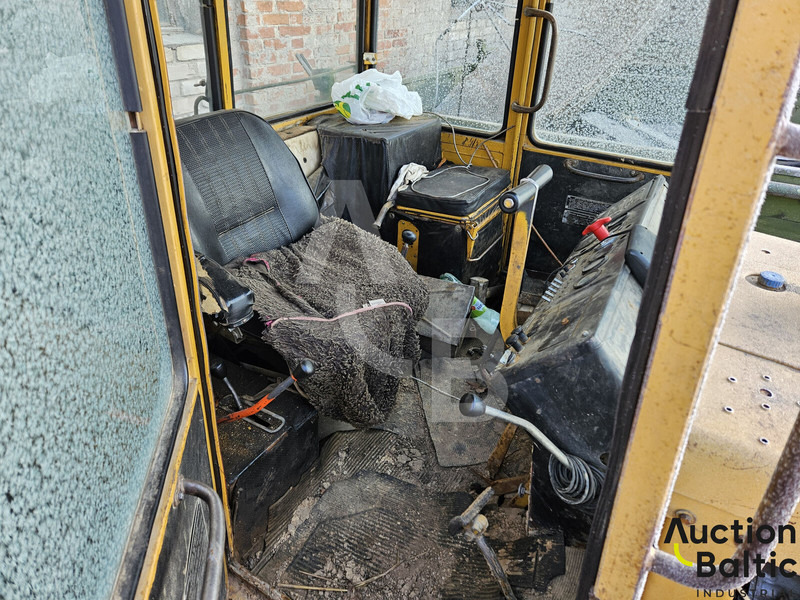 Onbekend DT-75 - Traktor guseničar: slika 5 Onbekend DT-75 - Traktor guseničar: slika 5