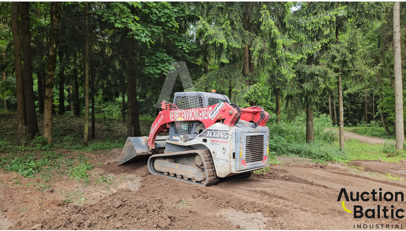 Takeuchi TL12V-2 - Utovarivač guseničar: slika 4 Takeuchi TL12V-2 - Utovarivač guseničar: slika 4