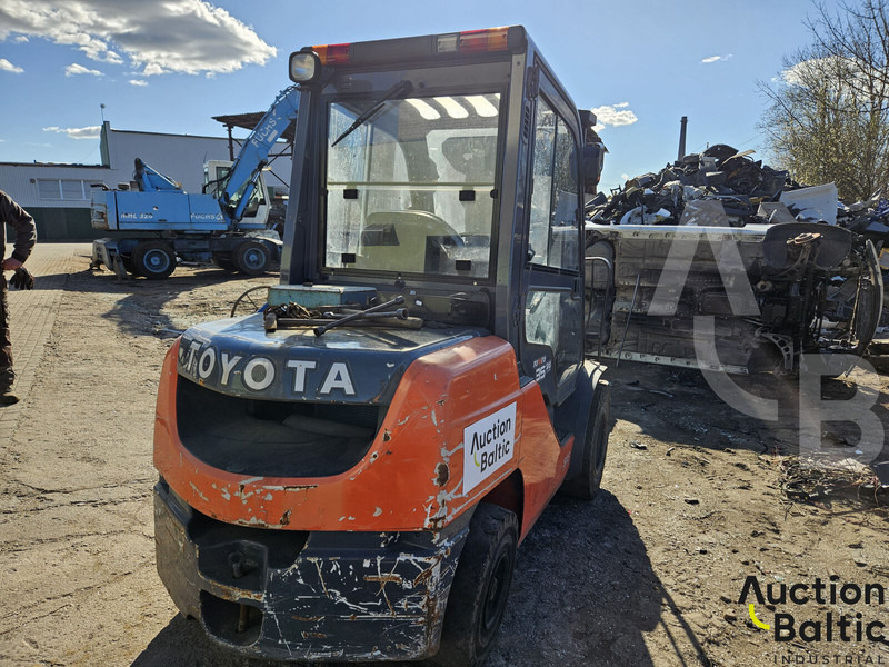 Toyota E 811 - Dizel viljuškar: slika 3 Toyota E 811 - Dizel viljuškar: slika 3