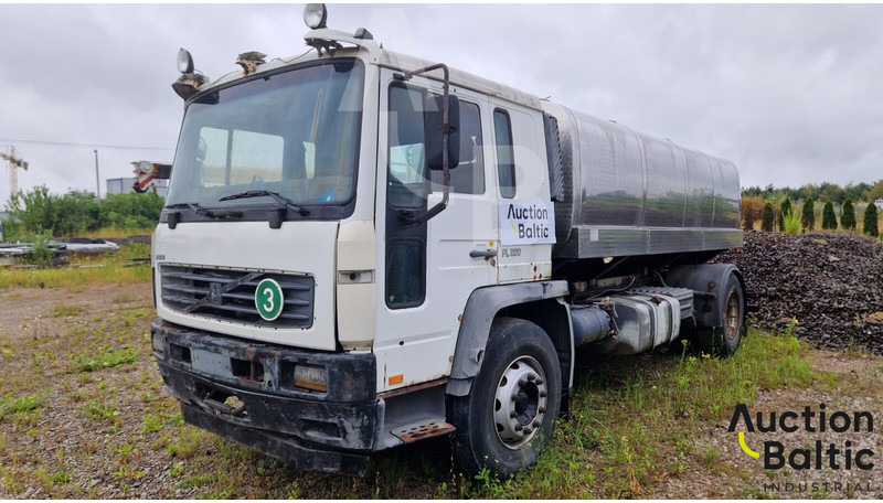 Volvo FL220 - Kamion cisterna: slika 1 Volvo FL220 - Kamion cisterna: slika 1