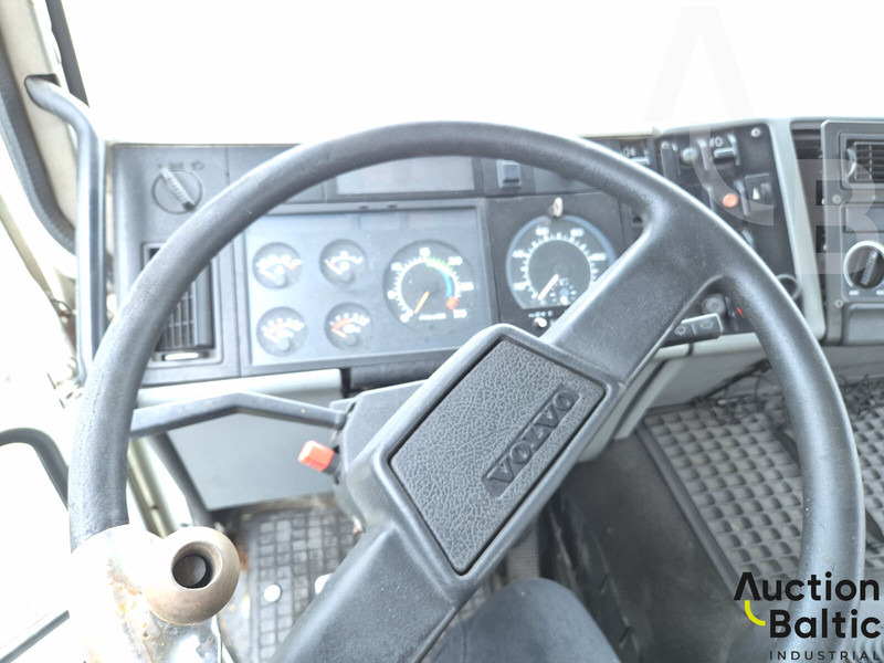 Volvo FL6 - Kamion cisterna: slika 5 Volvo FL6 - Kamion cisterna: slika 5