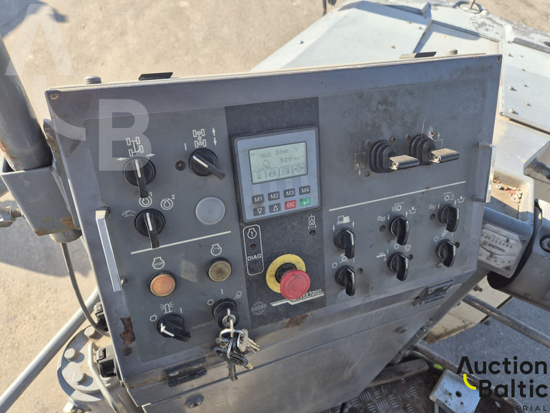 Mašina za asfalt Wirtgen W50DC: slika 11 Mašina za asfalt Wirtgen W50DC: slika 11