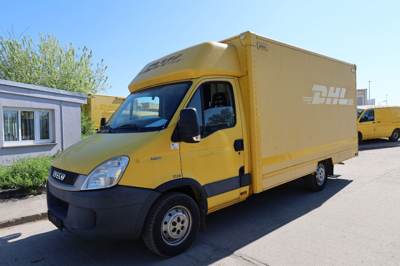 Iveco Daily/ Regalsystem/C30C - Dostavno vozilo sa zatvorenim sandukom: slika 1 Iveco Daily/ Regalsystem/C30C - Dostavno vozilo sa zatvorenim sandukom: slika 1