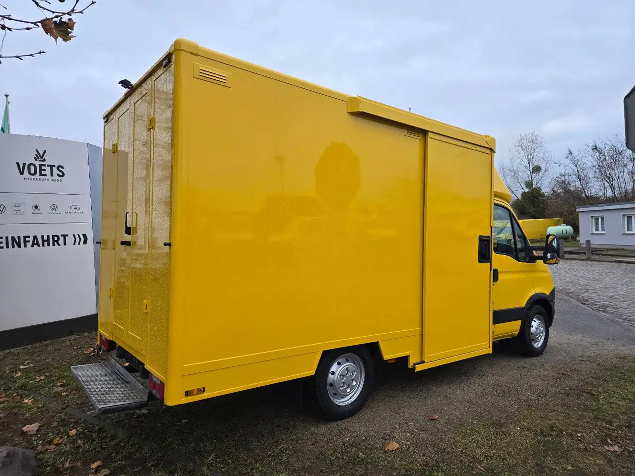 Iveco Daily/ Regalsystem/Luftfeder/KURZ/1. Hand - Dostavno vozilo sa zatvorenim sandukom: slika 4 Iveco Daily/ Regalsystem/Luftfeder/KURZ/1. Hand - Dostavno vozilo sa zatvorenim sandukom: slika 4