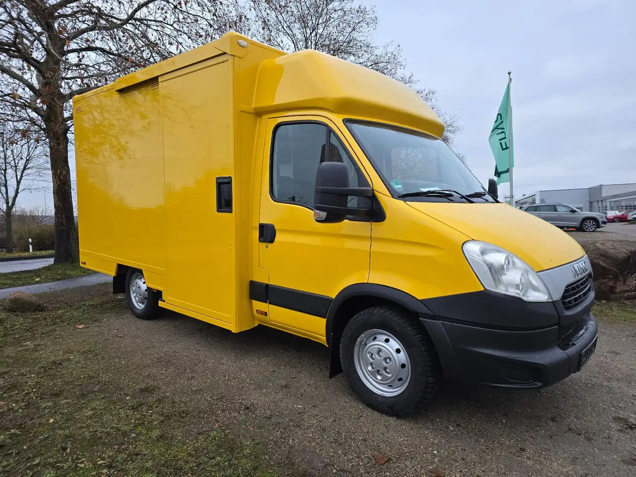 Iveco Daily/ Regalsystem/Luftfeder/KURZ/1. Hand - Dostavno vozilo sa zatvorenim sandukom: slika 2 Iveco Daily/ Regalsystem/Luftfeder/KURZ/1. Hand - Dostavno vozilo sa zatvorenim sandukom: slika 2