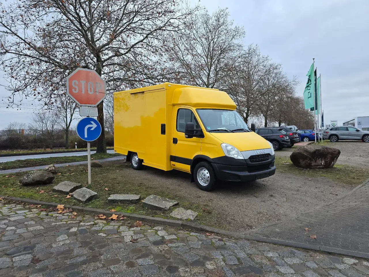 Iveco Daily/ Regalsystem/Luftfeder/KURZ/1. Hand - Dostavno vozilo sa zatvorenim sandukom: slika 1 Iveco Daily/ Regalsystem/Luftfeder/KURZ/1. Hand - Dostavno vozilo sa zatvorenim sandukom: slika 1