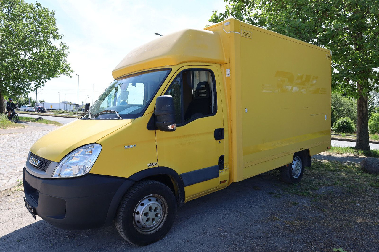 Iveco Daily/ Regalsystem/Luftfeder/KURZ - Dostavno vozilo sa zatvorenim sandukom: slika 2 Iveco Daily/ Regalsystem/Luftfeder/KURZ - Dostavno vozilo sa zatvorenim sandukom: slika 2