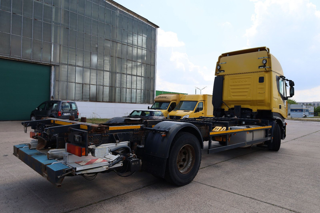 Iveco STRALIS/Magirus/L042/1. Hand - Kamion za prevoz kontejnera/ Kamion sa promenjivim sandukom: slika 5 Iveco STRALIS/Magirus/L042/1. Hand - Kamion za prevoz kontejnera/ Kamion sa promenjivim sandukom: slika 5