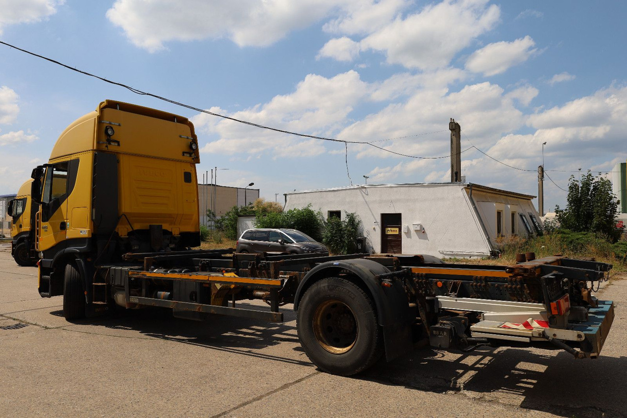 Iveco STRALIS/Magirus/L042/1. Hand - Kamion za prevoz kontejnera/ Kamion sa promenjivim sandukom: slika 4 Iveco STRALIS/Magirus/L042/1. Hand - Kamion za prevoz kontejnera/ Kamion sa promenjivim sandukom: slika 4