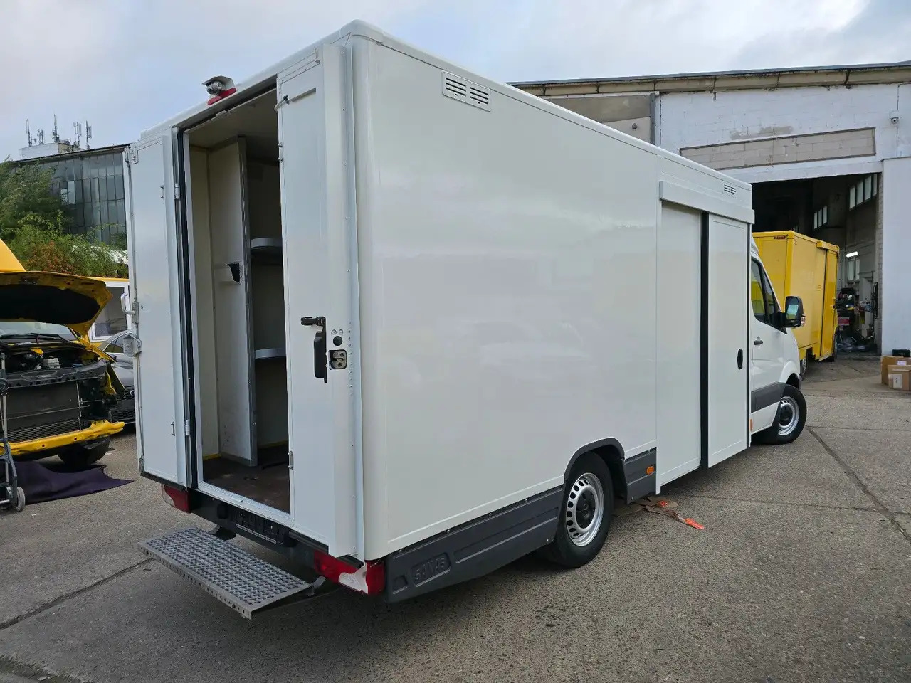 Mercedes-Benz Sprinter/Koffer/Regalsystem/ EU5/ 1. Hand - Dostavno vozilo sa zatvorenim sandukom: slika 5 Mercedes-Benz Sprinter/Koffer/Regalsystem/ EU5/ 1. Hand - Dostavno vozilo sa zatvorenim sandukom: slika 5