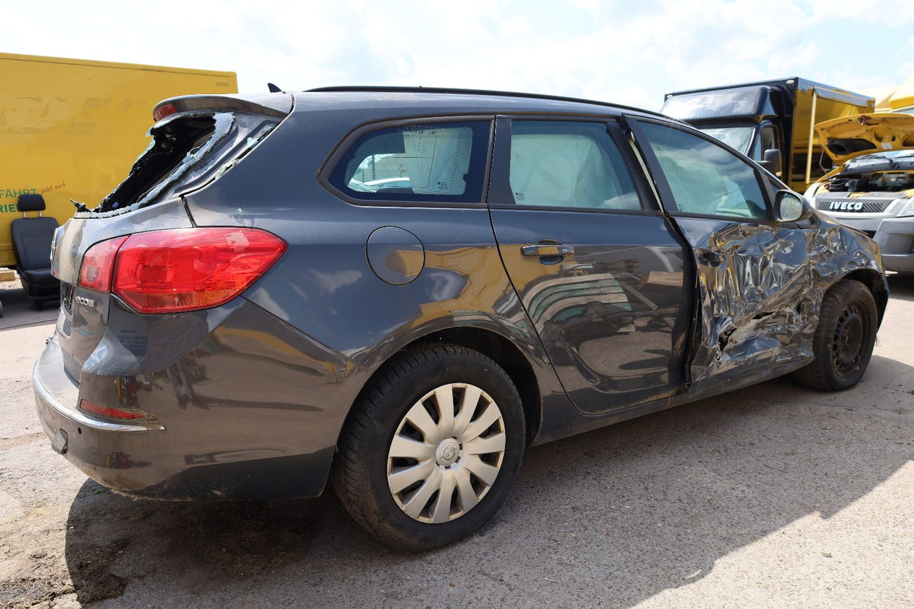 Opel Astra J Sports Tourer Edition - Automobil: slika 3 Opel Astra J Sports Tourer Edition - Automobil: slika 3