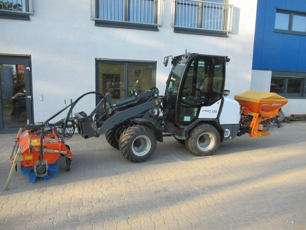GiANT V452T X-Tra HD Kehrmaschine/Streuer - Utovarivač točkaš: slika 1 GiANT V452T X-Tra HD Kehrmaschine/Streuer - Utovarivač točkaš: slika 1