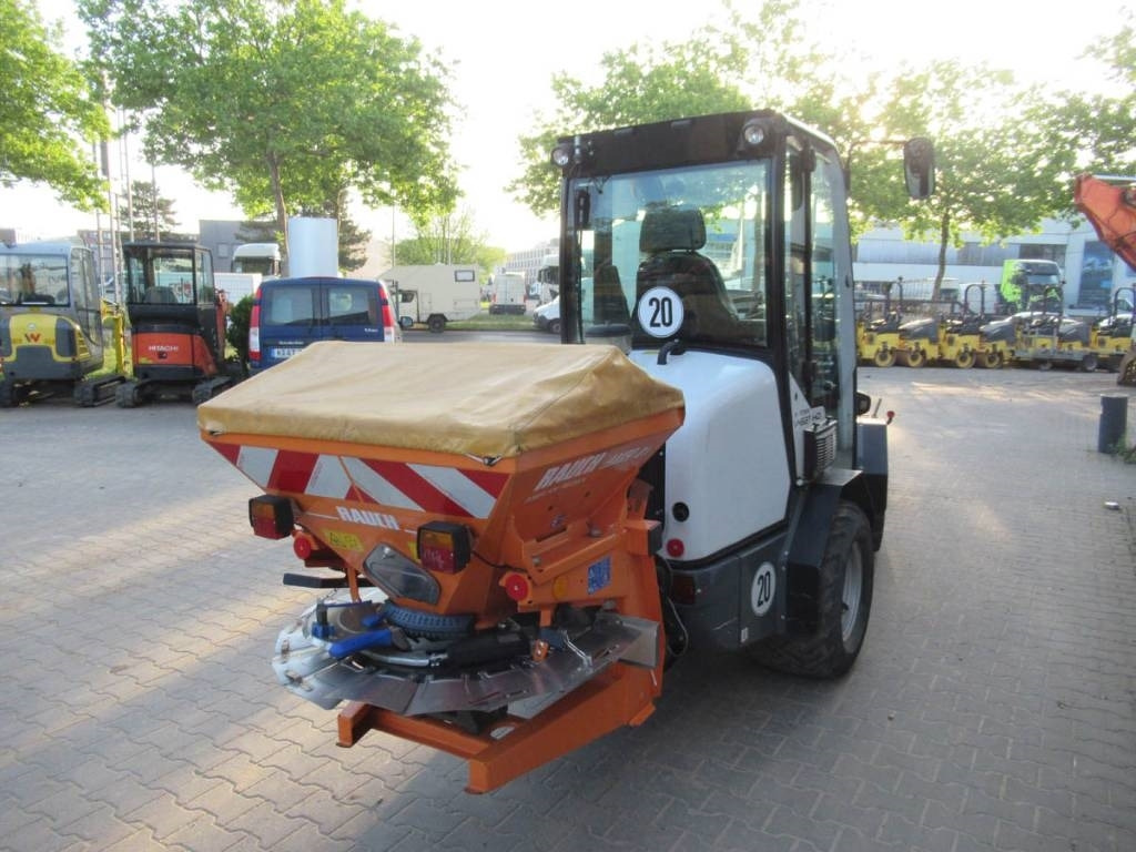 GiANT V452T X-Tra HD Kehrmaschine/Streuer - Utovarivač točkaš: slika 3 GiANT V452T X-Tra HD Kehrmaschine/Streuer - Utovarivač točkaš: slika 3