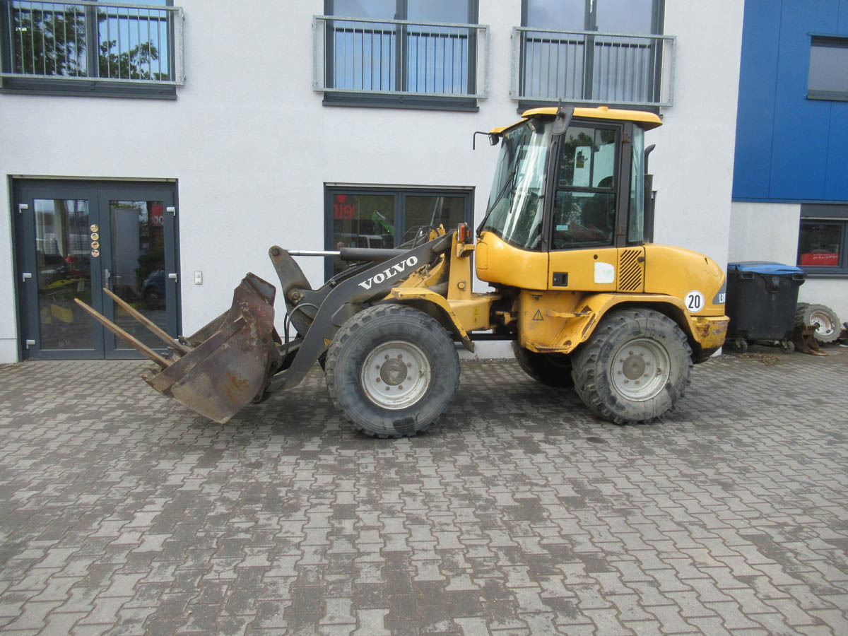 Volvo L30B Pro - Utovarivač točkaš: slika 1 Volvo L30B Pro - Utovarivač točkaš: slika 1