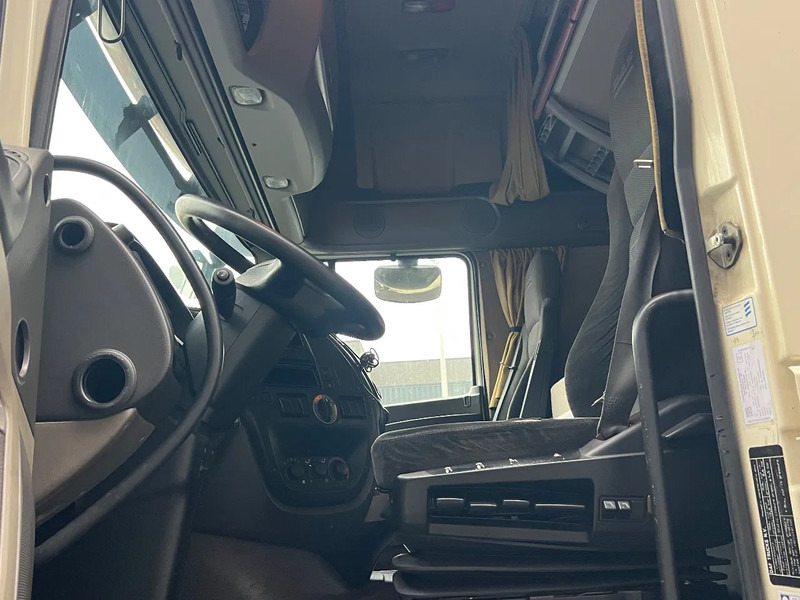 DAF XF 105.460 Super Space cab*105 460 Retarder*07/2012 - Tegljač: slika 5 DAF XF 105.460 Super Space cab*105 460 Retarder*07/2012 - Tegljač: slika 5