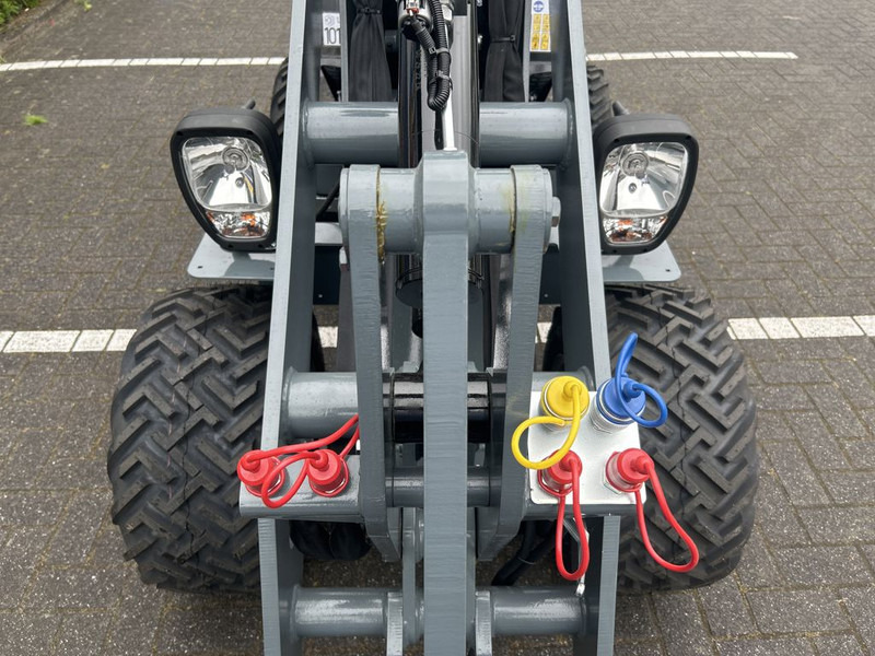 Giant Tobroco G1500 - Mini utovarivač: slika 5 Giant Tobroco G1500 - Mini utovarivač: slika 5