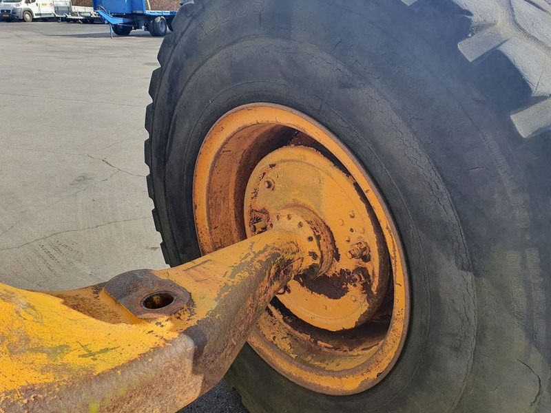 Vissers Mechanisatie As met banden - Osovina i delovi za Kamion: slika 4 Vissers Mechanisatie As met banden - Osovina i delovi za Kamion: slika 4